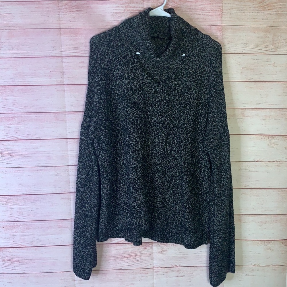 I.N. San Francisco Keyhole Turtleneck Sweater Size Large